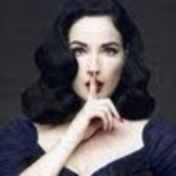 Meet your Posher, Abigail - Picture 1 of 1